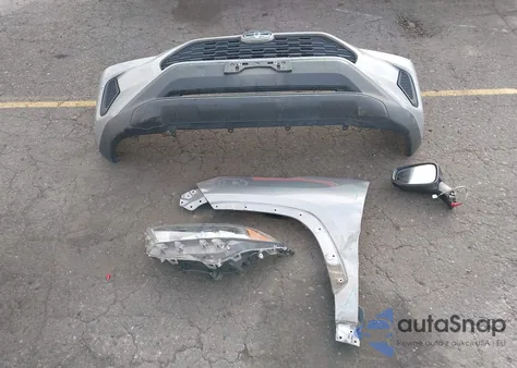 2020 Toyota Rav4 Le z USA, uszkodzony, nr VIN 2T3G1RFV3LW104677